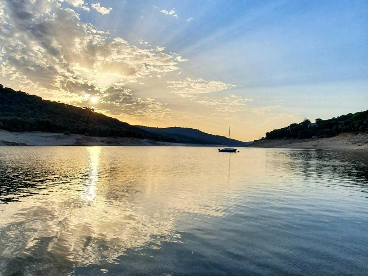 Retiro Chic Frente Al Lago - A 1 Hora De Madrid, Pantano De San Juan San Martín de Valdeiglesias Kültér fotó
